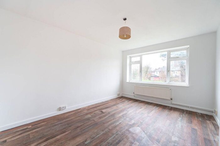 2 Bedroom Flat For Sale In Poplar Grove, Wembley Park, Wembley, HA9