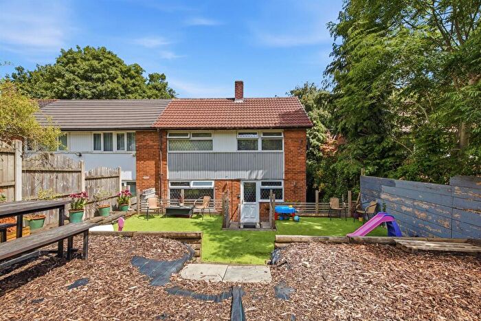 3 Bedroom End Of Terrace House For Sale In Fraser Drive, Sheffield, S8