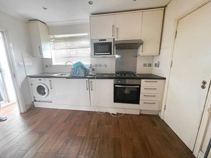 1 Bedroom Flat To Rent In The Broadway, Southall, UB1