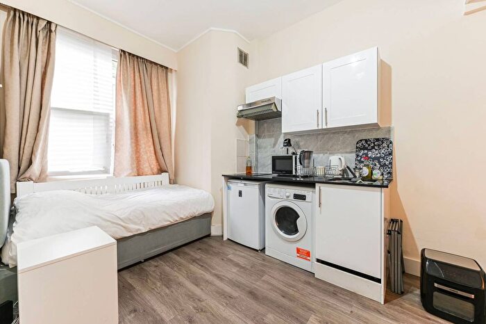 Studio To Rent In Cromwell Road, Kensington, London, SW5