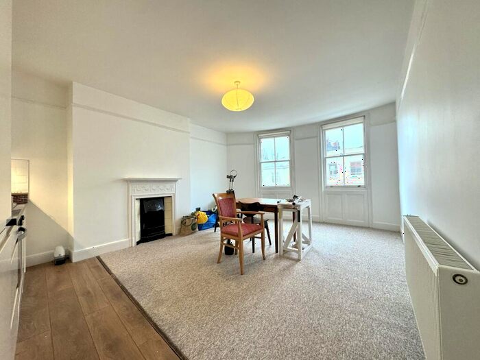 2 Bedroom Flat To Rent In Lansdowne Place, Hove, BN3