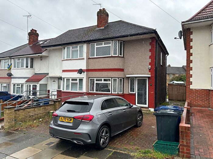 3 Bedroom End Of Terrace House To Rent In Gonville Crescent, Northolt, UB5