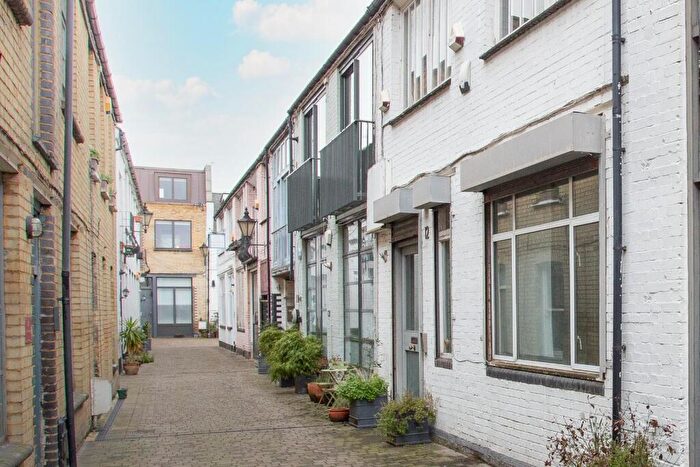 3 Bedroom Mews For Sale In Blackstock Mews, London, N4