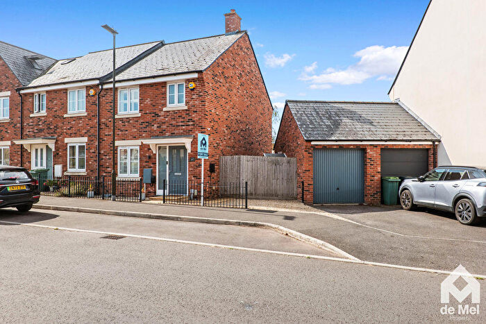 3 Bedroom Semi-Detached House For Sale In Sunrise Avenue, Bishops Cleeve, GL52