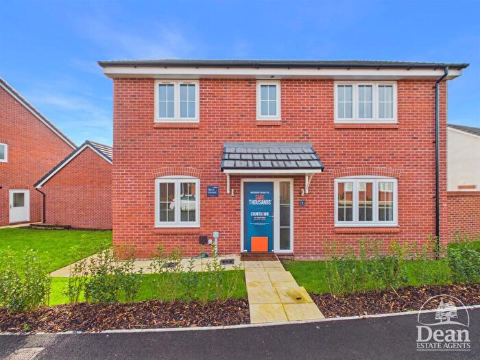 4 Bedroom Detached House For Sale In Forest Walk, Lydney, GL15