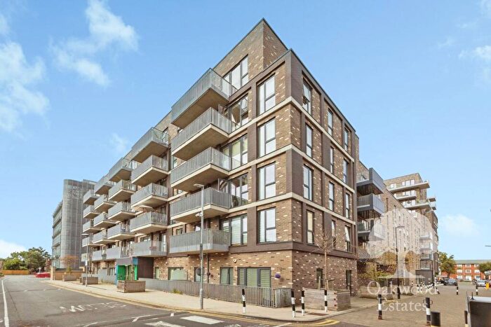 2 Bedroom Apartment To Rent In Windsor Road, Berkshire, Slough, SL1