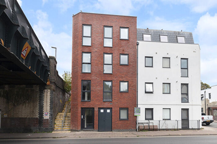 2 Bedroom Apartment To Rent In High Street, Cheltenham, GL50