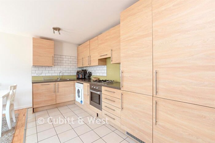 2 Bedroom Apartment For Sale In Warren Road, Reigate, Surrey, RH2