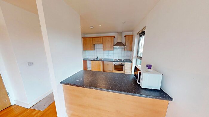 2 Bedroom Flat To Rent In Acton House, Bradford, BD1