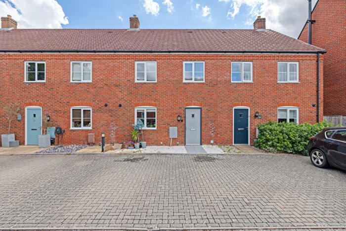 4 Bedroom Terraced House For Sale In Mcadam Close, Chichester, PO18