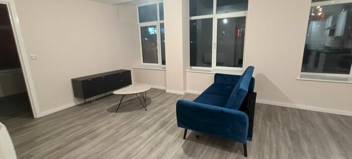 1 Bedroom Flat To Rent In Regent Trading Estate, Oldfield Road, Salford, M5