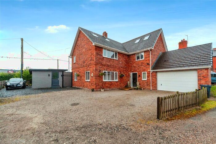 4 Bedroom Detached House For Sale In Ruabon Road, Ruabon, Wrexham, Wrecsam, LL14