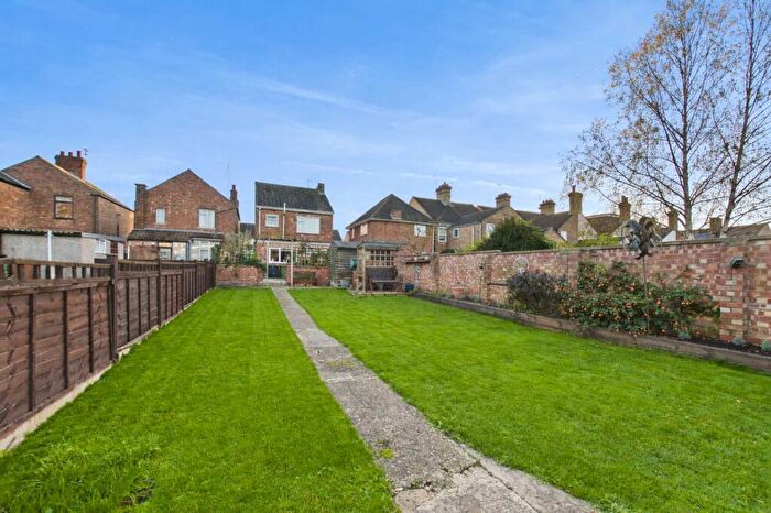 3 Bedroom Detached House For Sale In Queens Walk, Peterborough, PE2