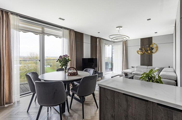 3 Bedroom Apartment To Rent In Wallace Court, Tizzard Grove, Blackheath, London, SE3