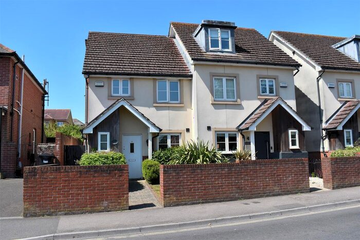 2 Bedroom Semi-Detached House To Rent In Gosport Street, Lymington, SO41