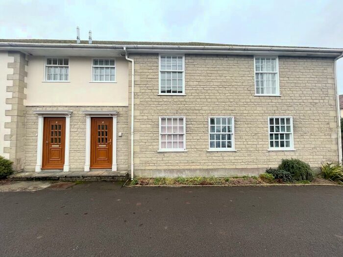 2 Bedroom Flat To Rent In Abbey Court, Shaftesbury, Dorset, SP7