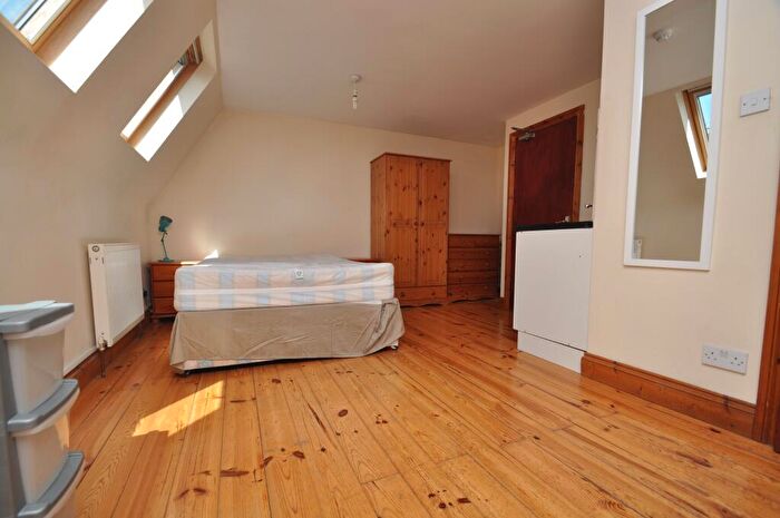 Studio To Rent In Holloway Road, Archway, N19