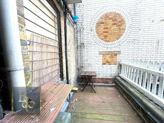 2 Bedroom Apartment To Rent In Kentish Town Road, Kentish Town, NW5