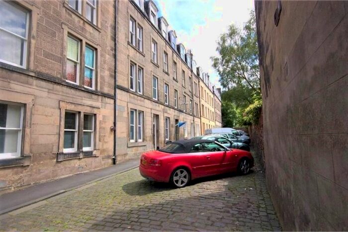 2 Bedroom Flat To Rent In Upper Gilmore Terrace, Viewforth, Edinburgh, EH3