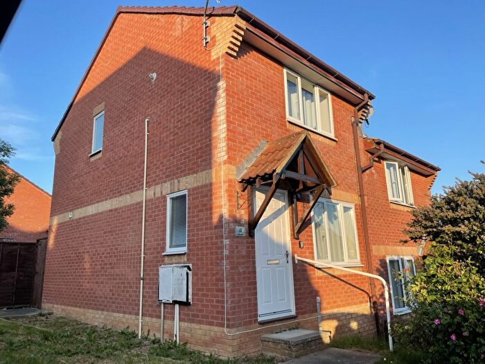 2 Bedroom Semi Detached House To Rent In Allen Road, Bridgwater, Somerset, TA6