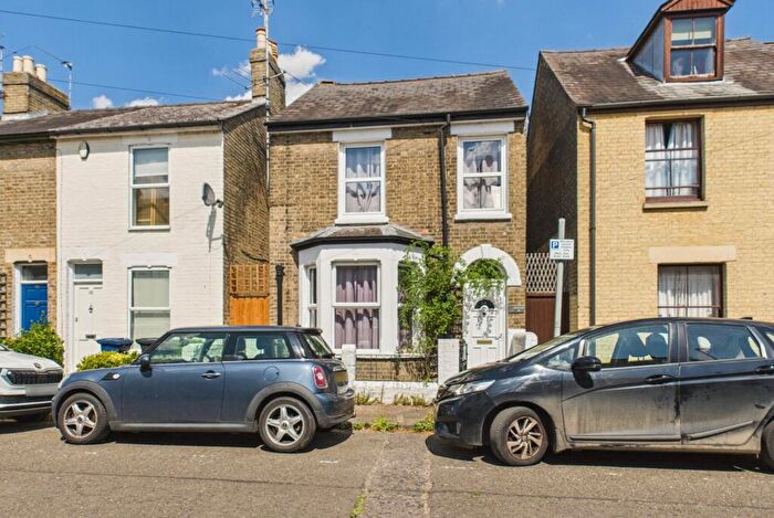 3 Bedroom Terraced House For Sale In Hertford Street, Cambridge, CB4