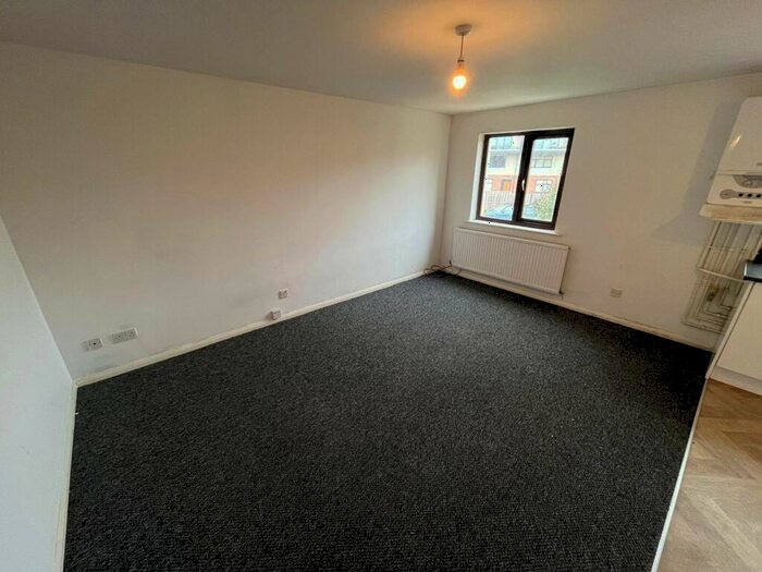 1 Bedroom Flat To Rent In Captains Walk, Hull, East Riding Of Yorkshire, HU1