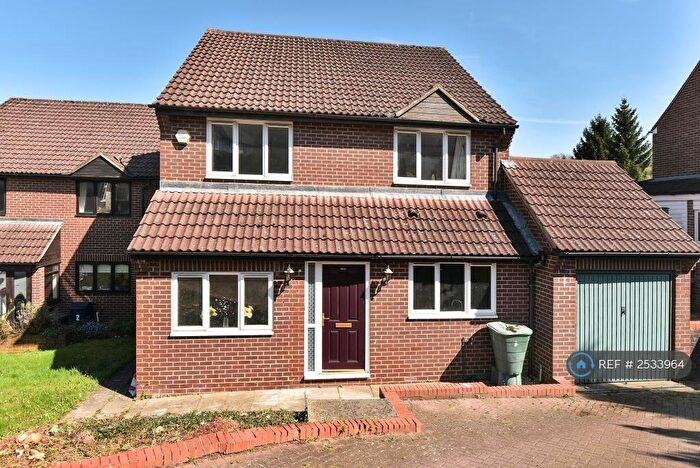 5 Bedroom Detached House To Rent In The Chimes, High Wycombe, HP12
