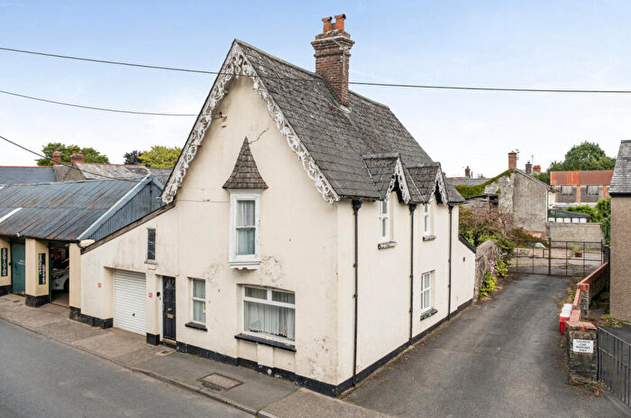 3 Bedroom Semi Detached House For Sale In South Street, South Molton, Devon, EX36