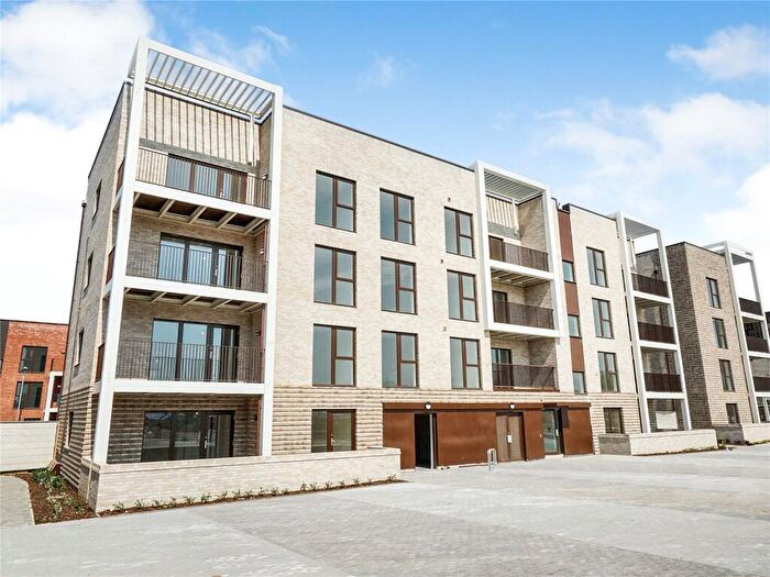 2 Bedroom Apartment To Rent In Genome Close, Cambridge, Cambridgeshire, CB3