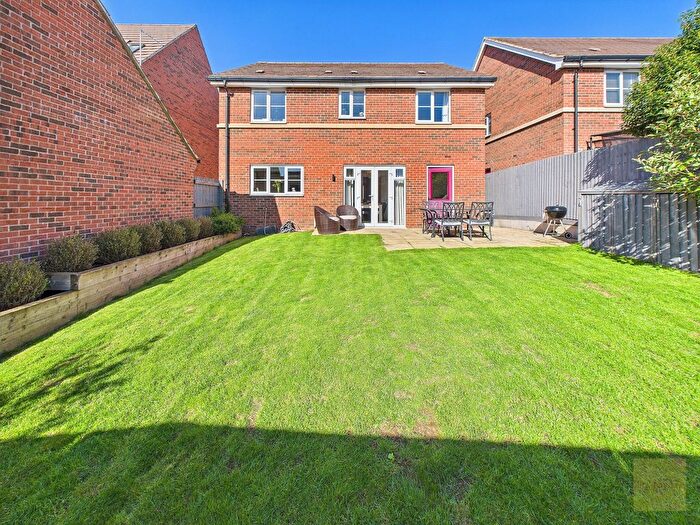 4 Bedroom Detached House For Sale In Boyfield Crescent, Stamford, PE9