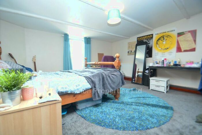 6 Bedroom Terraced House To Rent In Manor Drive, Hyde Park, Leeds, LS6