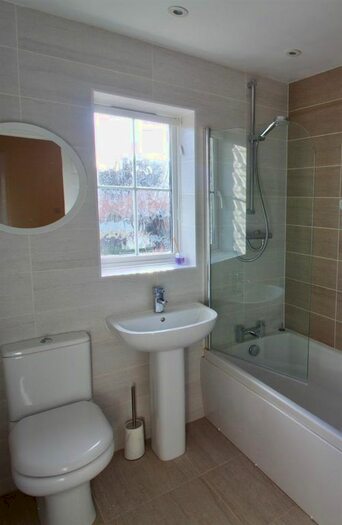 4 Bedroom Town House To Rent In Bushelton Close, Coventry, CV1