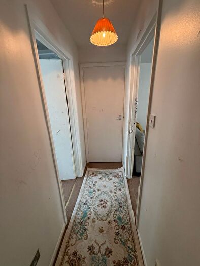 1 Bedroom Maisonette To Rent In Oakcroft Close, Pinner, HA5
