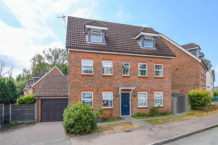 5 Bedroom Detached House For Sale In Sweet Bay Crescent, Ashford, TN23