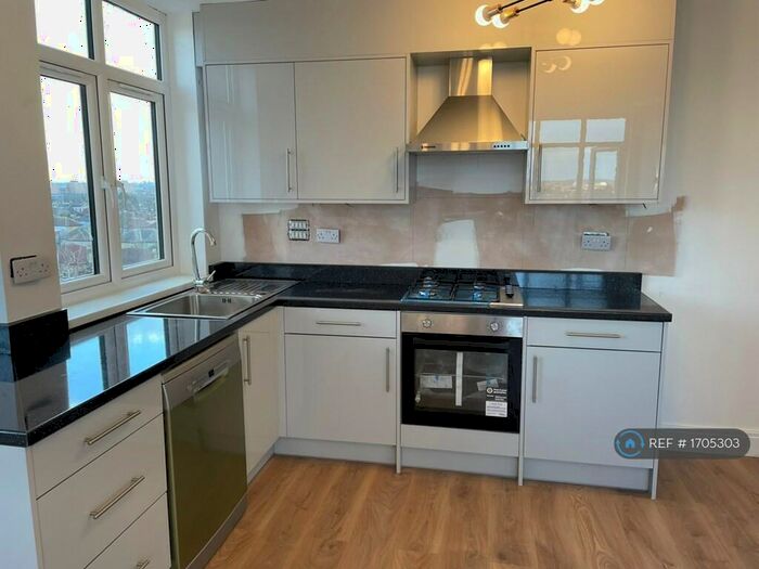 3 Bedroom Flat To Rent In Xx, Ilford, IG1