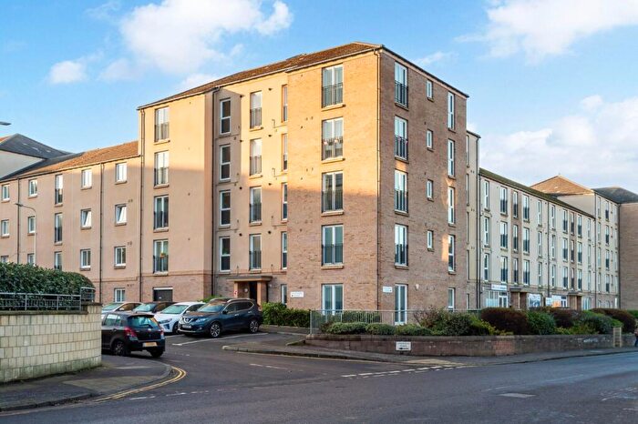 2 Bedroom Flat For Sale In Flaxmill Place, Edinburgh, EH6