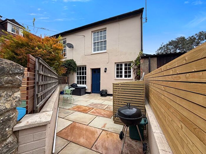 3 Bedroom Property For Sale In Well Street, Buckingham, MK18
