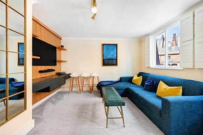 1 Bedroom Flat To Rent In Buckingham Gate, Westminster, London, SW1E