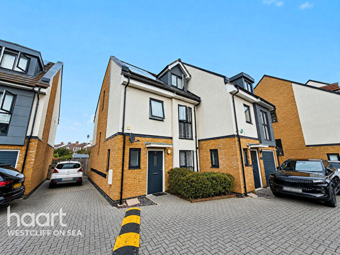 4 Bedroom Semi-Detached House For Sale In Brookside Crescent, Westcliff-On-Sea, SS0