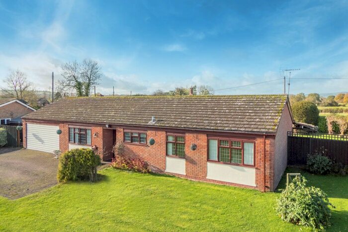 3 Bedroom Bungalow For Sale In Oldwood Common, Tenbury Wells, WR15