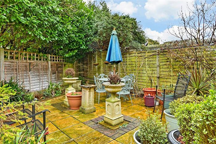 3 Bedroom Detached House For Sale In Felpham Road, Bognor Regis, West Sussex, PO22