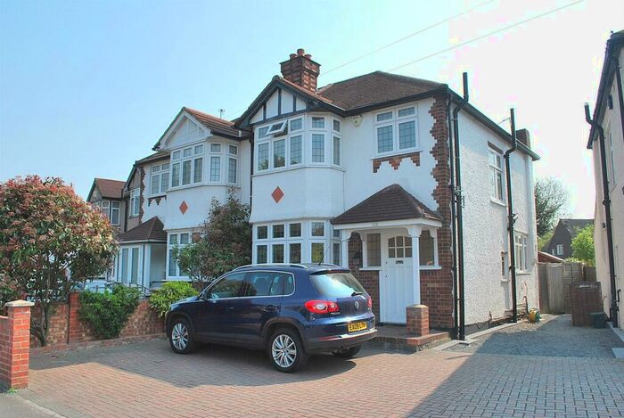 3 Bedroom Semi-Detached House To Rent In Bridge Road, East Molesey, KT8