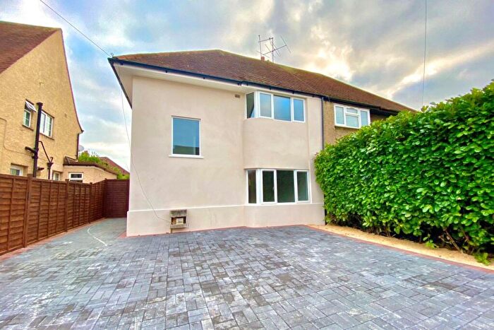 3 Bedroom House To Rent In St George`s Crescent, SL1