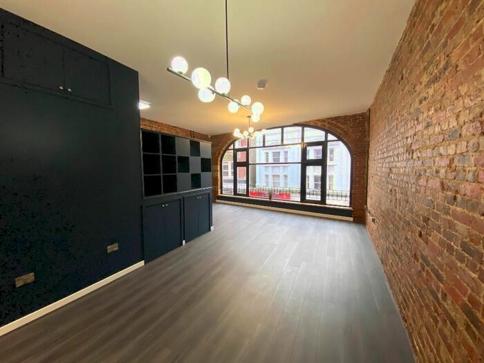 2 Bedroom Flat To Rent In South Street, Eastbourne, East Sussex BN21