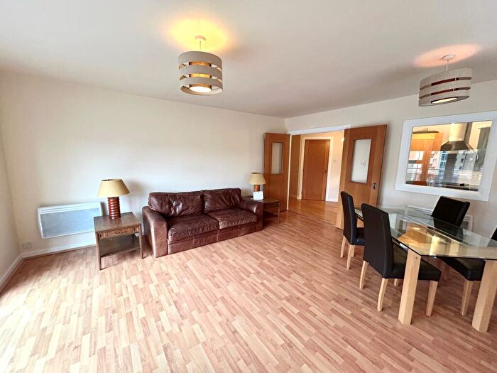 2 Bedroom Apartment To Rent In Adventurers Quay, Cardiff, CF10