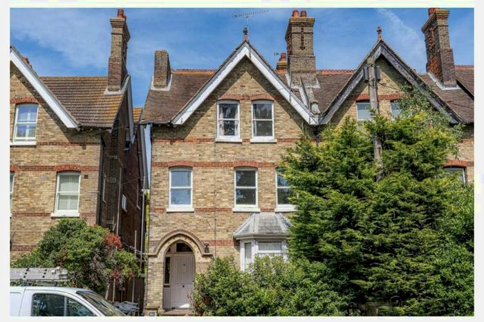 2 Bedroom Flat To Rent In Old Dover Road, Canterbury, CT1
