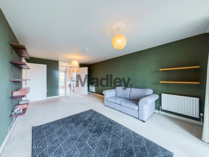 2 Bedroom Flat To Rent In Millard Road, London, SE8