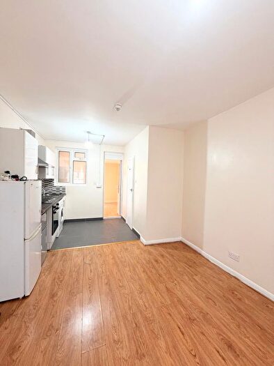 1 Bedroom Flat To Rent In Lordship Lane, London, N22