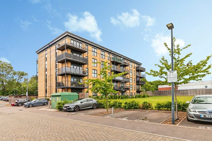 2 Bedroom Flat For Sale In Giles Crescent, Stevenage, SG1