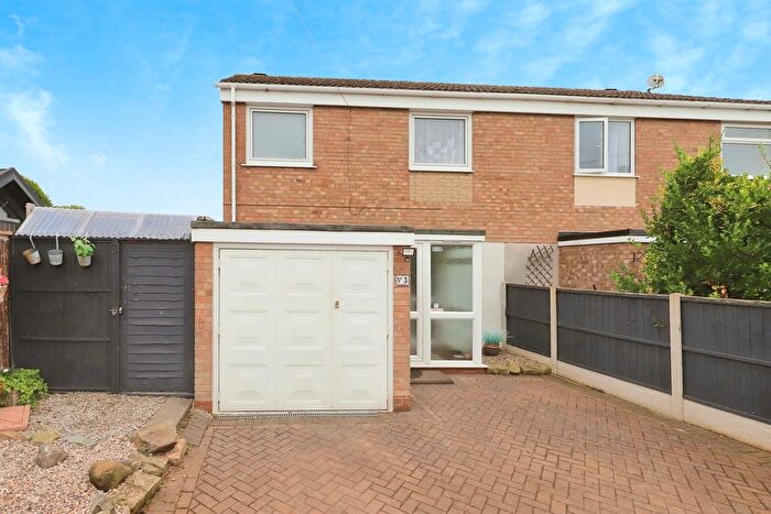 3 Bedroom Semi-Detached House For Sale In Power Station Road, Stourport-On-Severn, DY13